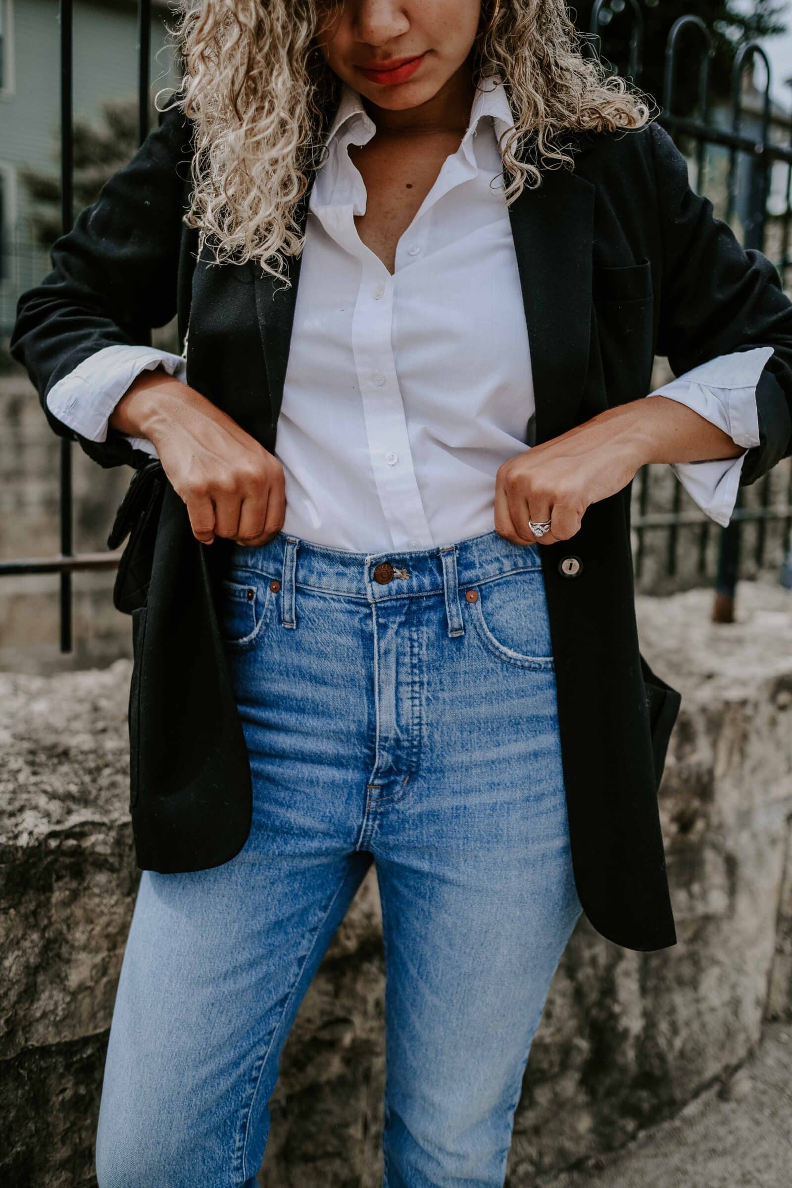 Effortlessly Chic Outfit Ideas On How to Wear a Black Blazer - MY CHIC  OBSESSION